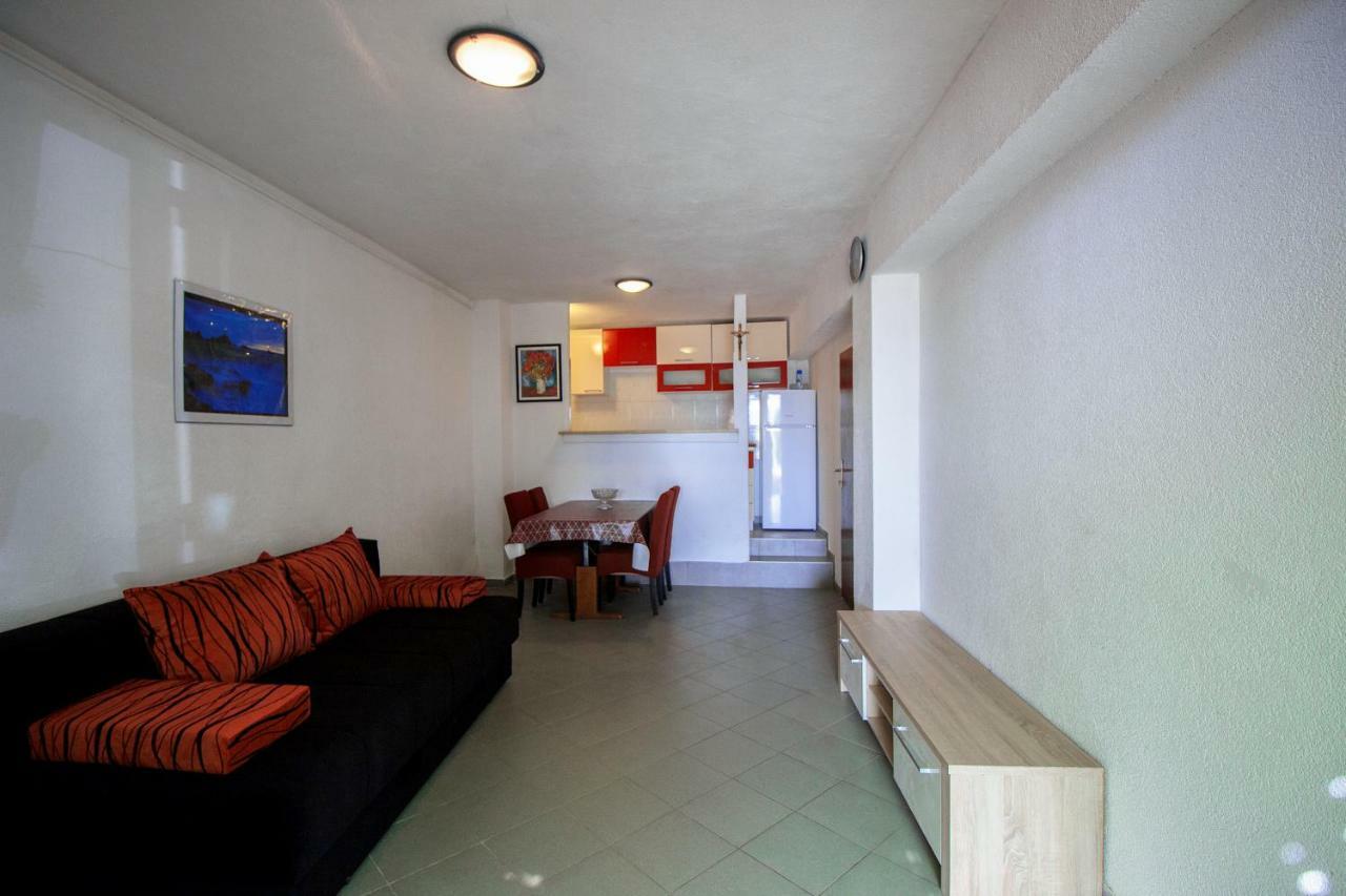 Mrkonjic Branko & Marija Apartmani Omis Exterior photo