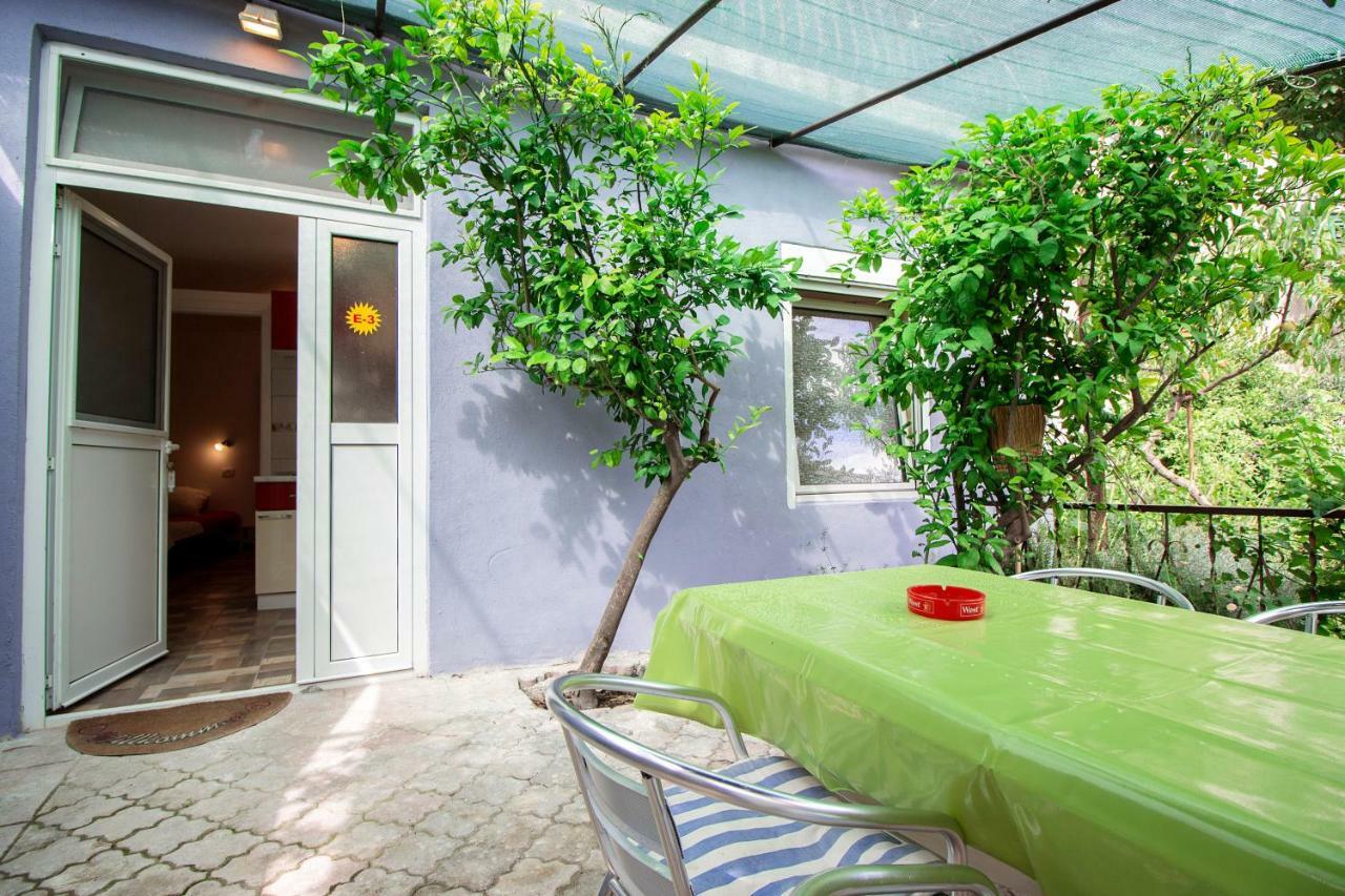 Mrkonjic Branko & Marija Apartmani Omis Exterior photo