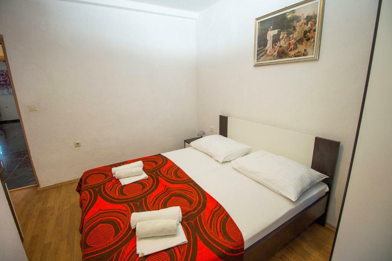 Mrkonjic Branko & Marija Apartmani Omis Exterior photo