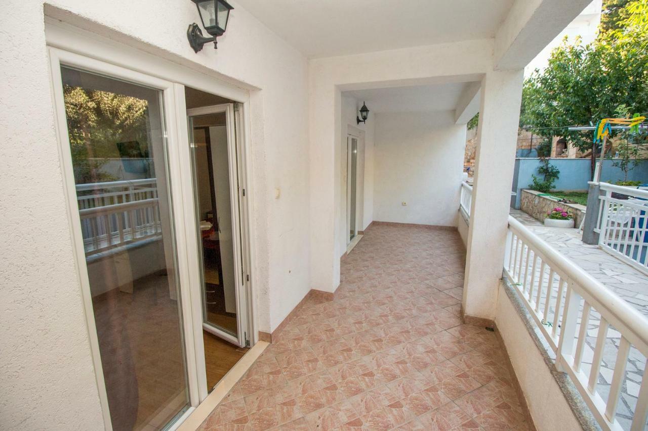 Mrkonjic Branko & Marija Apartmani Omis Exterior photo