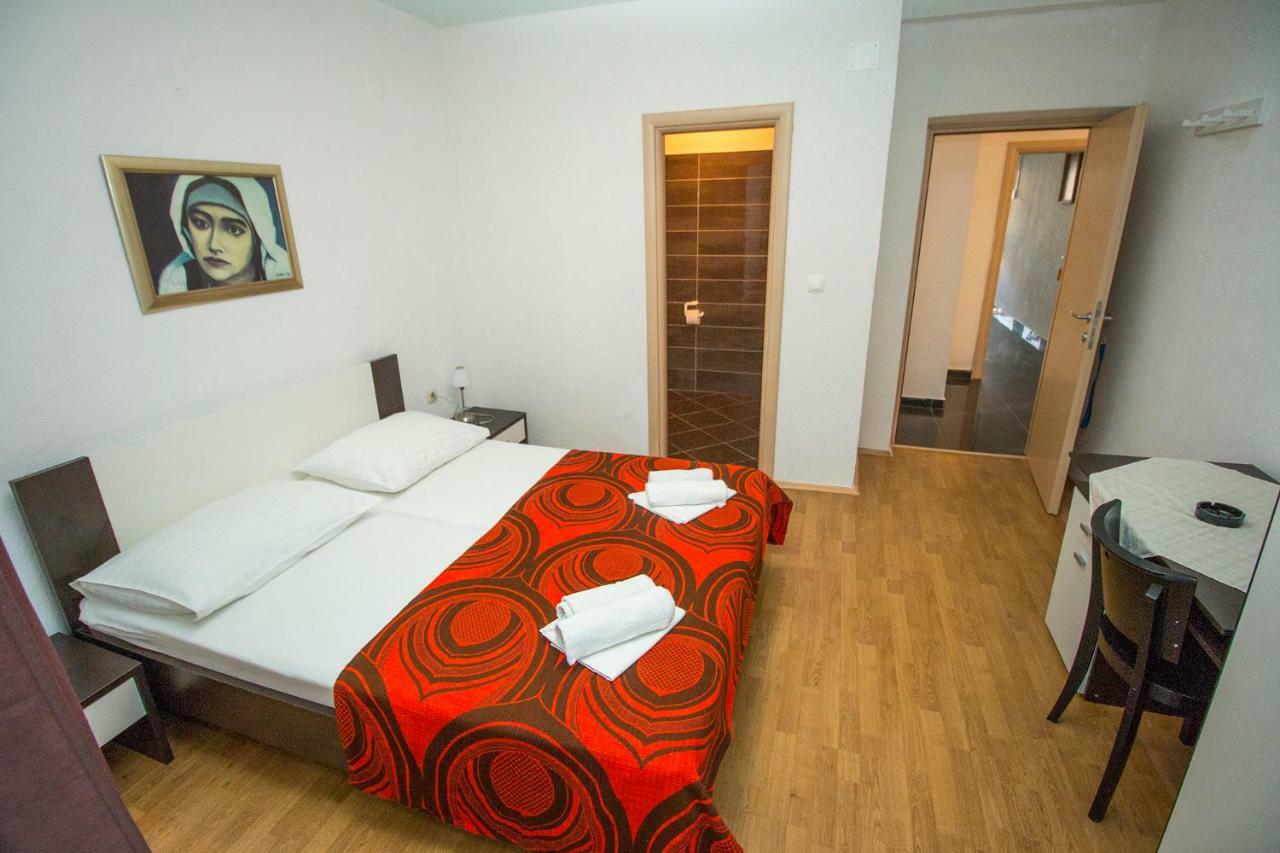 Mrkonjic Branko & Marija Apartmani Omis Exterior photo