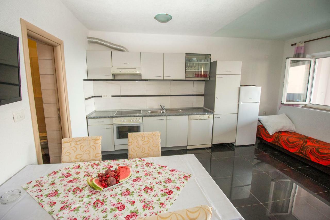 Mrkonjic Branko & Marija Apartmani Omis Exterior photo